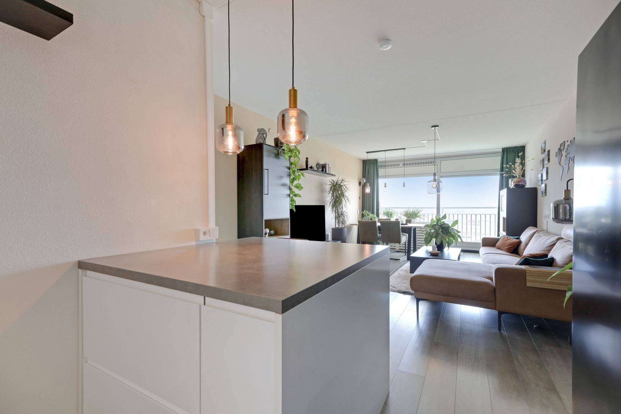 Ready-to-Move-In Apartment with East-Facing Balcony and Panoramic Views in Velp — 17