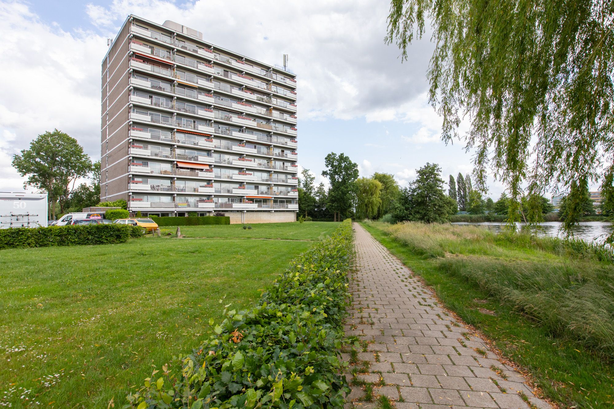 Ready-to-Move-In Apartment with East-Facing Balcony and Panoramic Views in Velp — 28