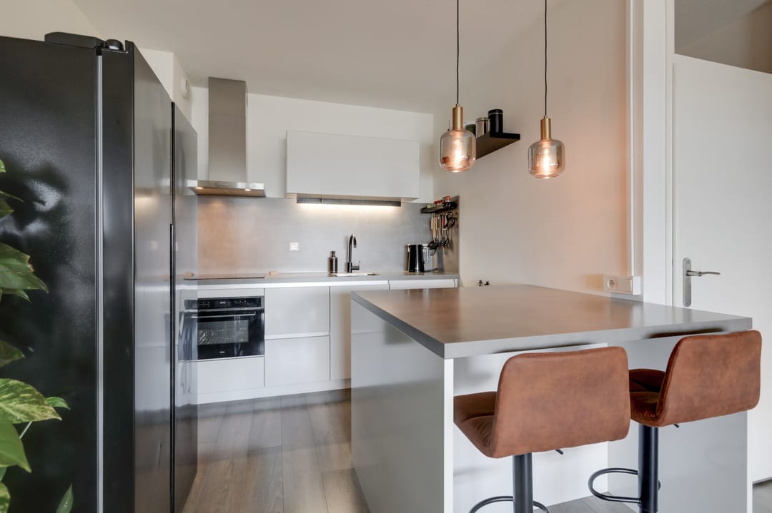 Ready-to-Move-In Apartment with East-Facing Balcony and Panoramic Views in Velp — 15