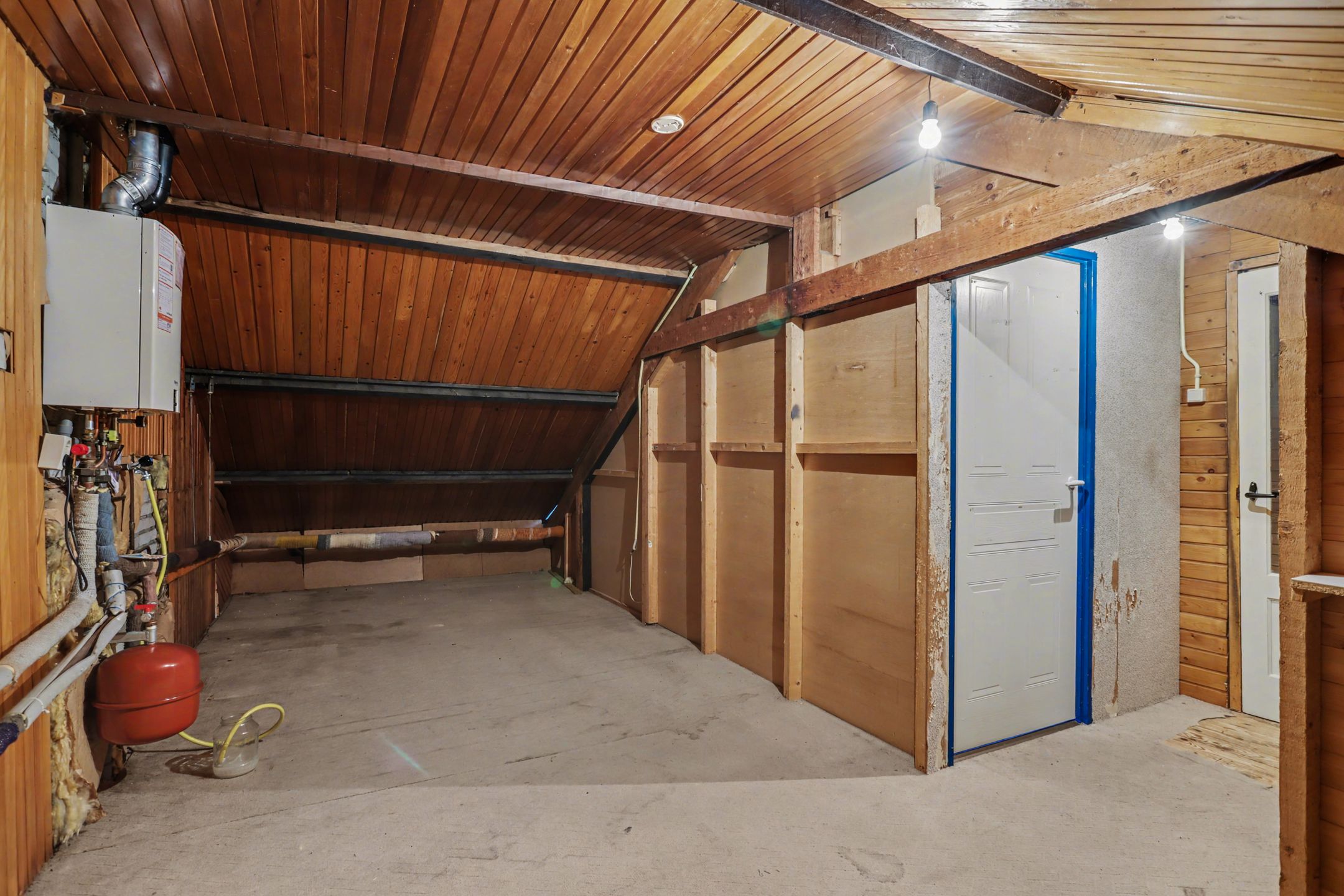 Detached Home with Deep Garden Offering Full Renovation Potential — 28
