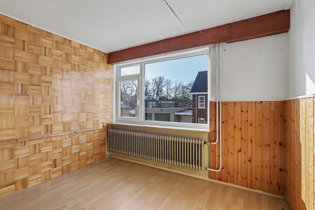 Detached Home with Deep Garden Offering Full Renovation Potential — 21