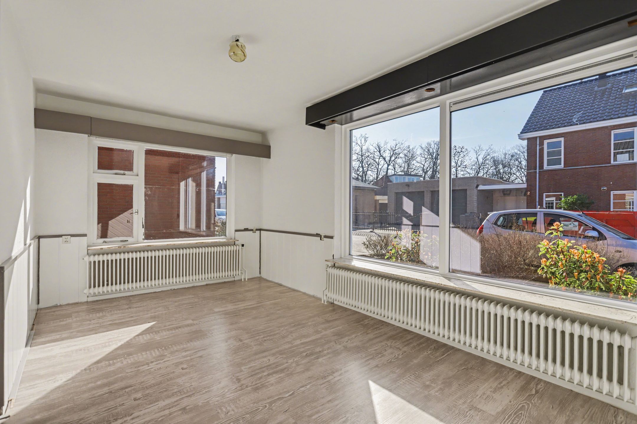 Detached Home with Deep Garden Offering Full Renovation Potential — 10