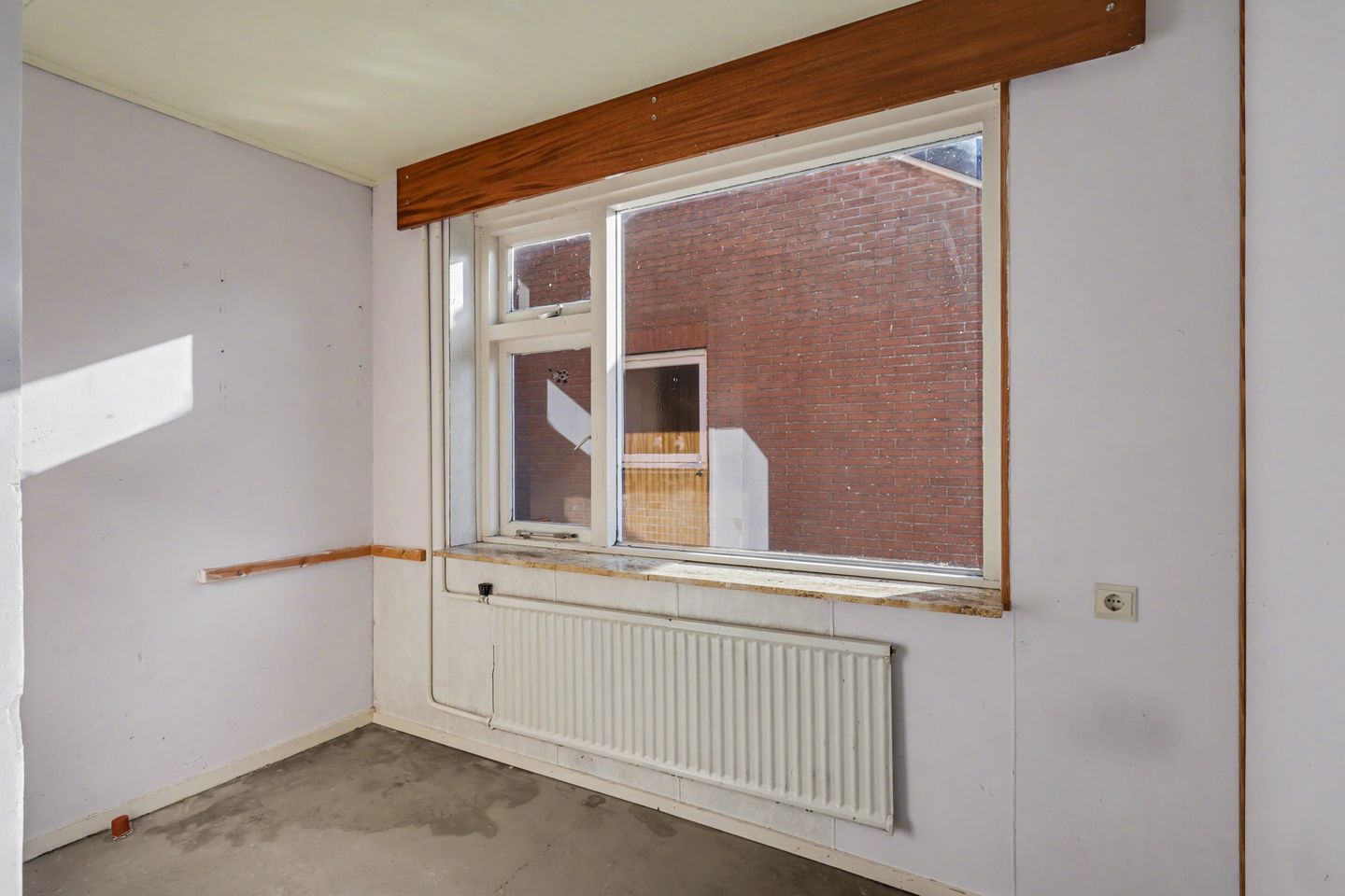 Detached Home with Deep Garden Offering Full Renovation Potential — 23
