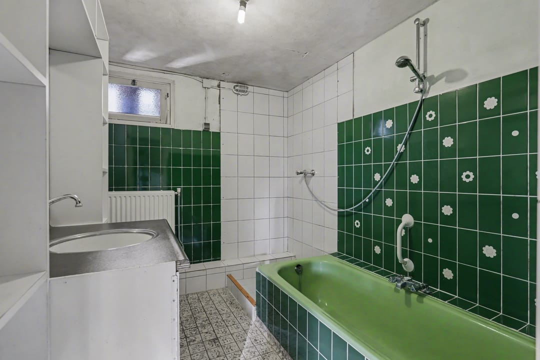 Detached Home with Deep Garden Offering Full Renovation Potential — 24