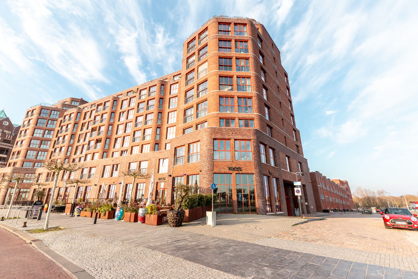 Luxurious Waterfront Apartment with Panoramic Views in Batavia Haven — 26