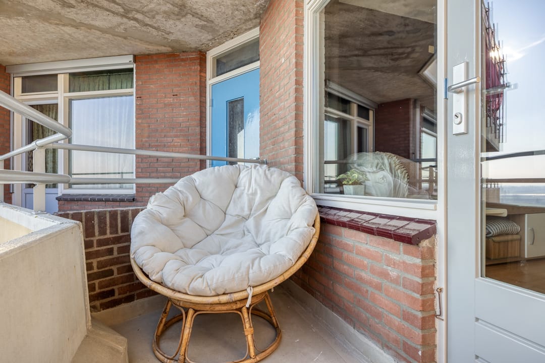 Apartment with panoramic view on the 15th floor — 15