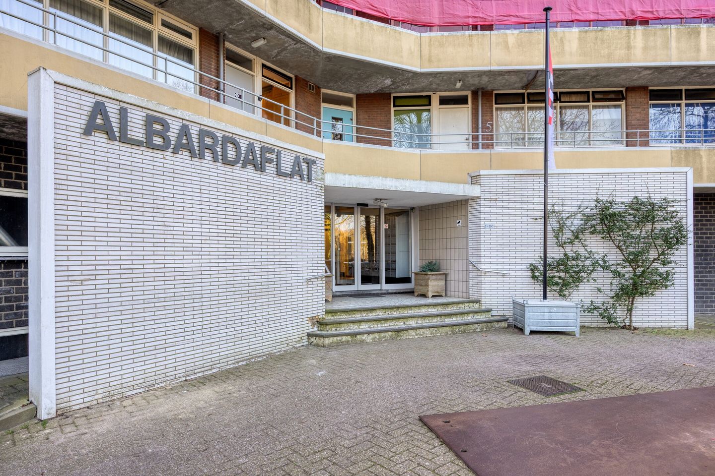 Apartment with panoramic view on the 15th floor — 18