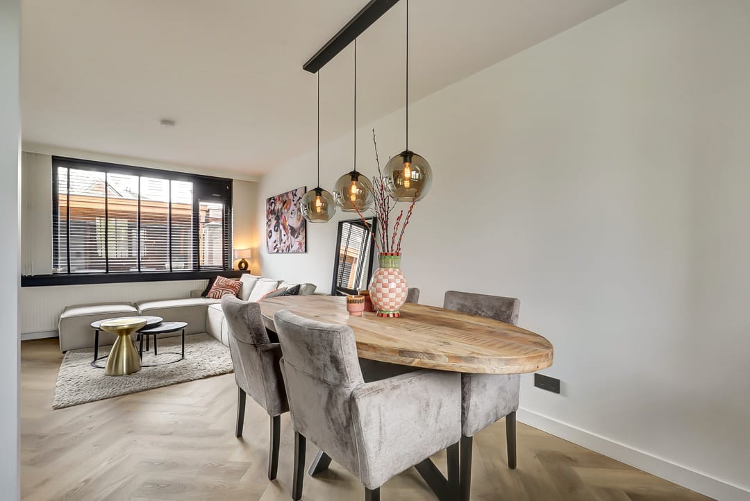 Spacious family home with four bedrooms and sunny garden in quiet location — 16