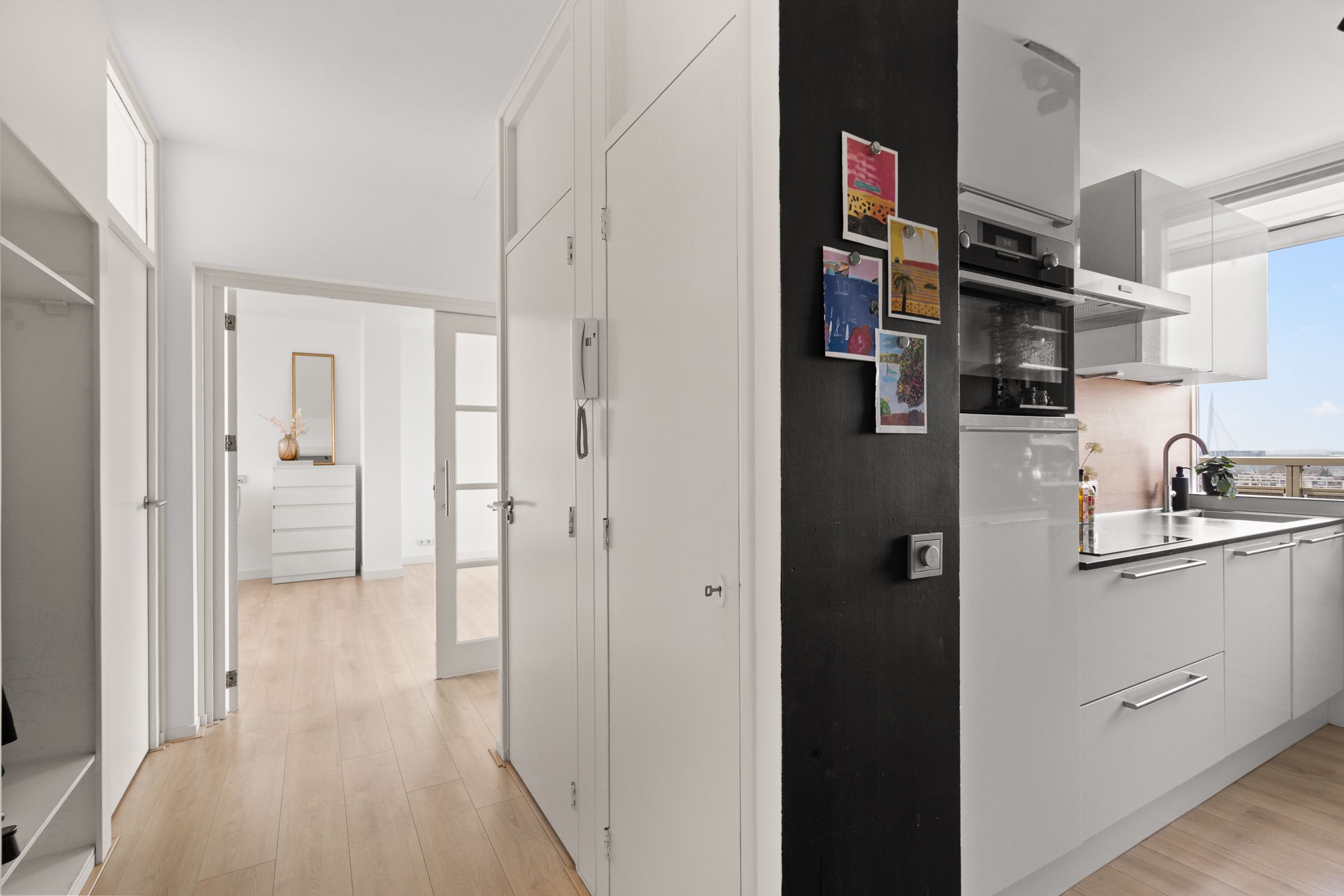 Spacious Move-in Ready 3-Room Apartment with City Views — 18