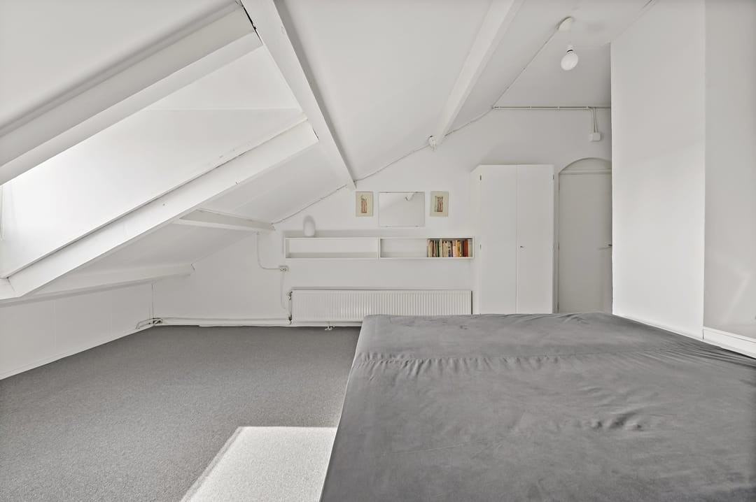 Spacious Double Upper House with 5 Bedrooms in Popular Bezuidenhout — 52