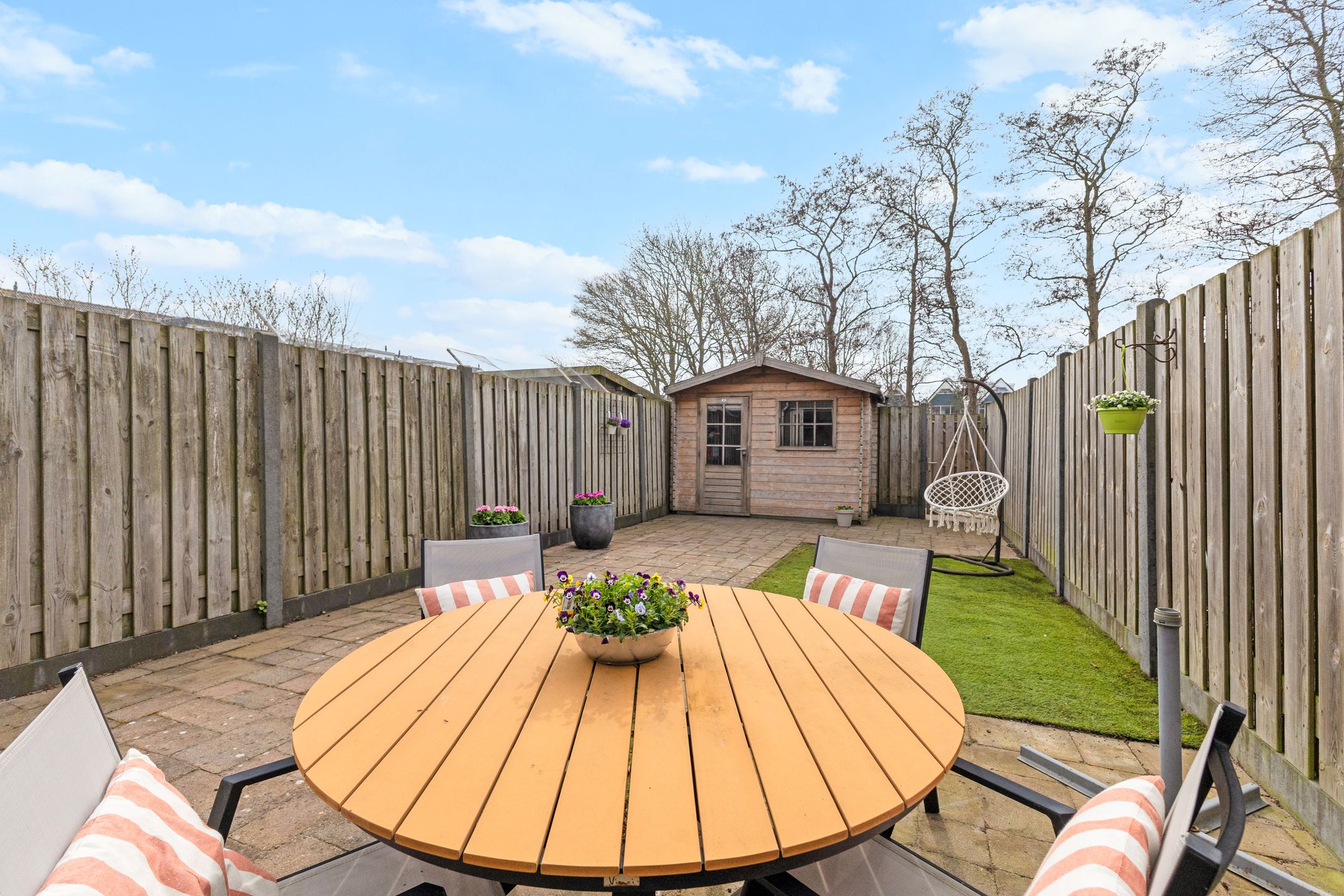Spacious Family Home with Sunny South-Facing Garden in Child-Friendly Julianadorp — 12