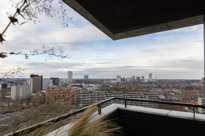 Photo 4 of Vincent van den Heuvellaan 311