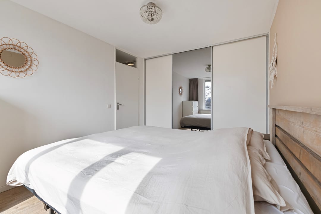 Spacious Family Home with Sunny South-Facing Garden in Child-Friendly Julianadorp — 16