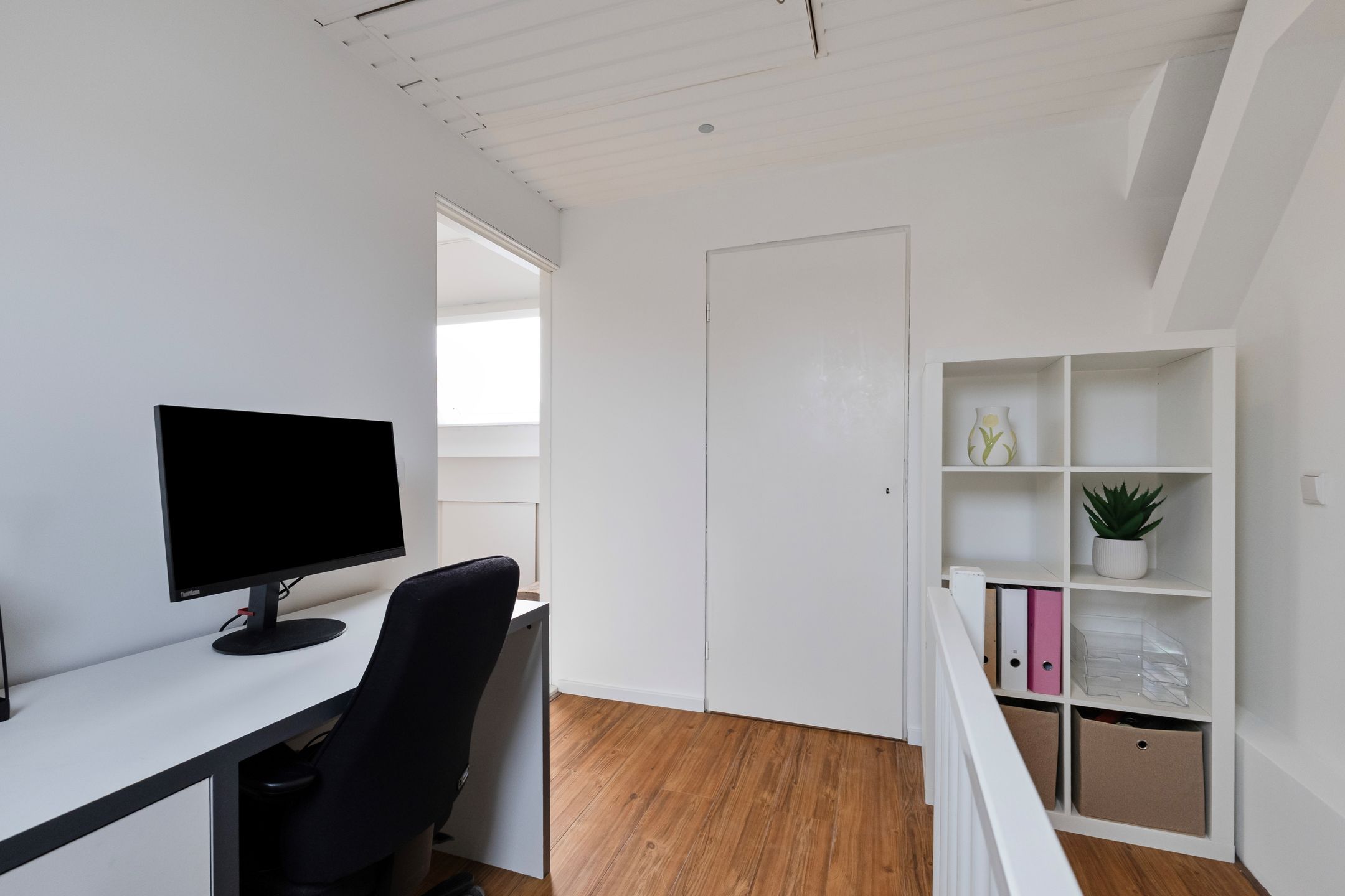 Spacious Family Home with Sunny South-Facing Garden in Child-Friendly Julianadorp — 24