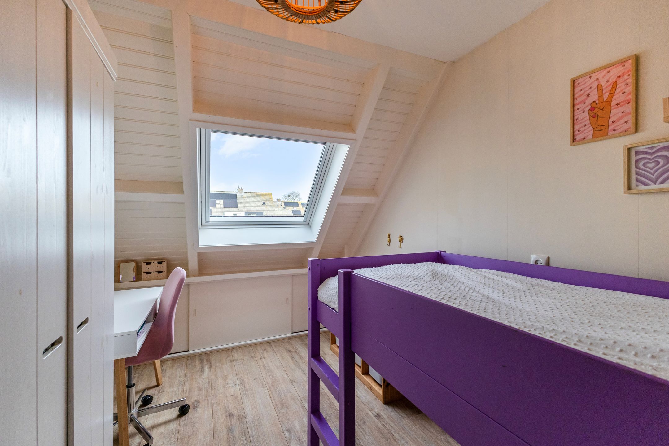 Spacious Family Home with Sunny South-Facing Garden in Child-Friendly Julianadorp — 18