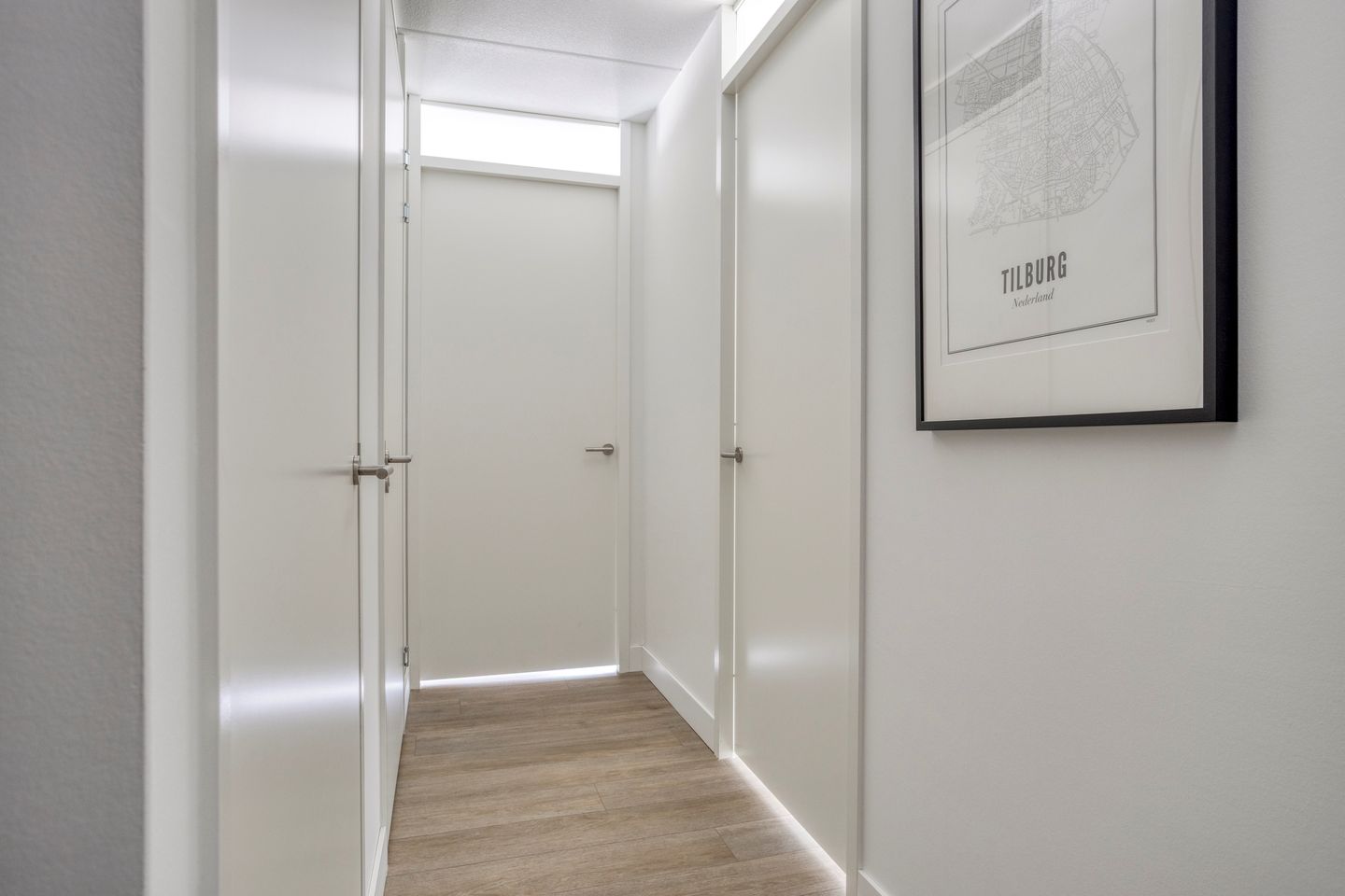 Bright Corner Apartment with Balcony in Heart of Tilburg's Spoorzone — 13