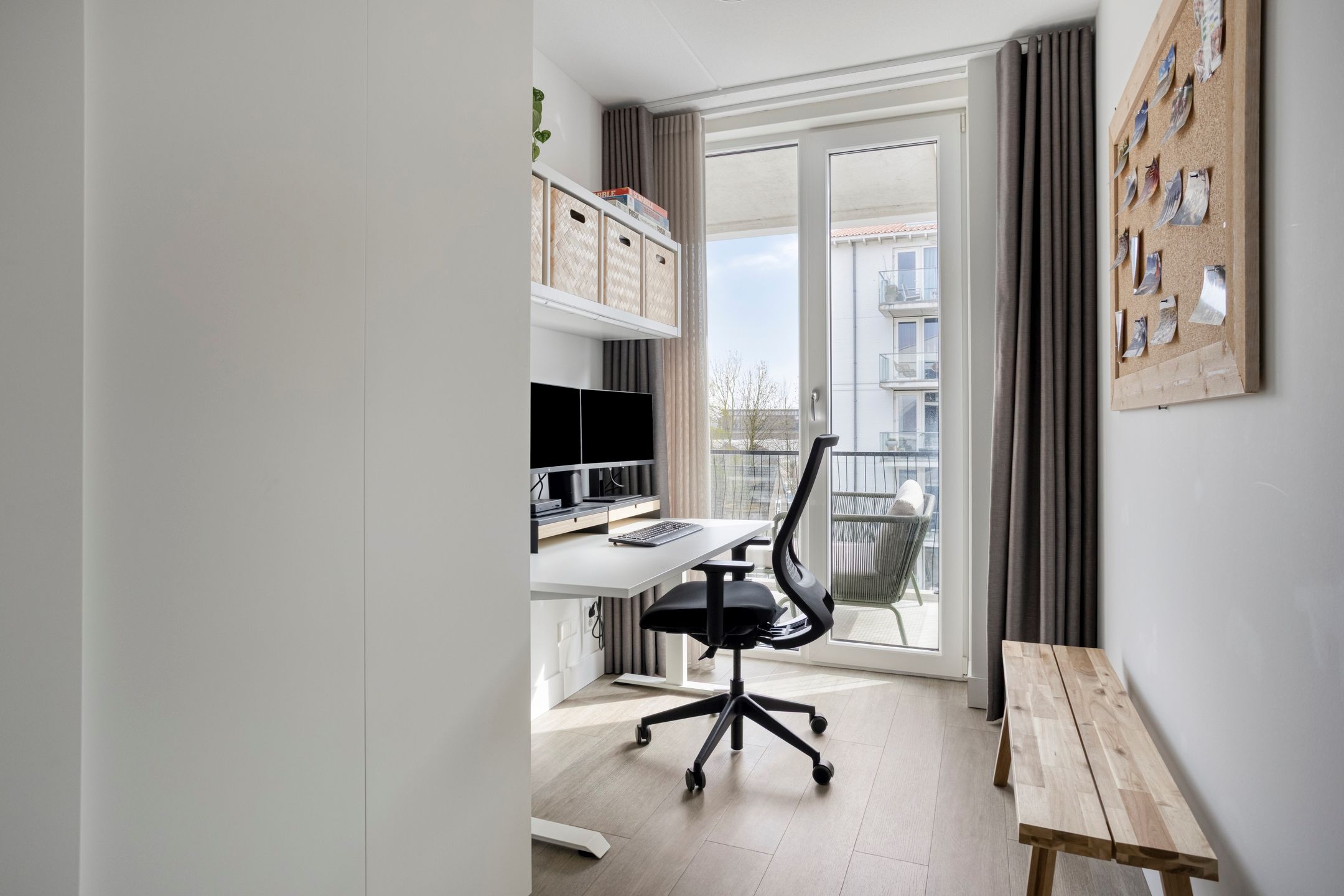 Bright Corner Apartment with Balcony in Heart of Tilburg's Spoorzone — 20