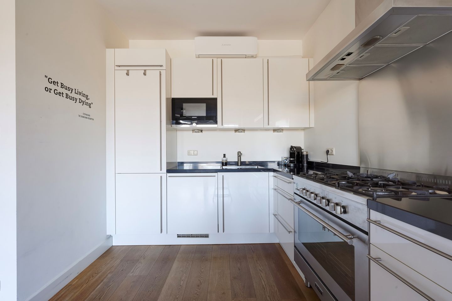 Spacious move-in ready apartment with free view in peaceful Bohemen — 25