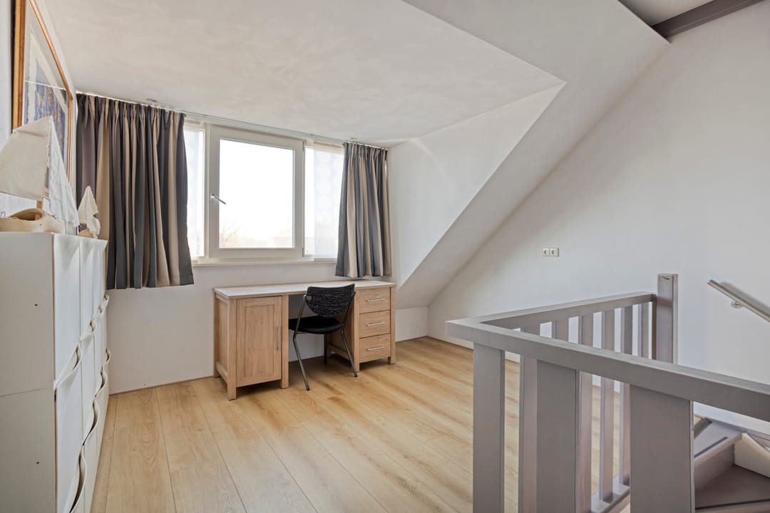 Modern detached home with generous living space and exceptional parking facilities — 32