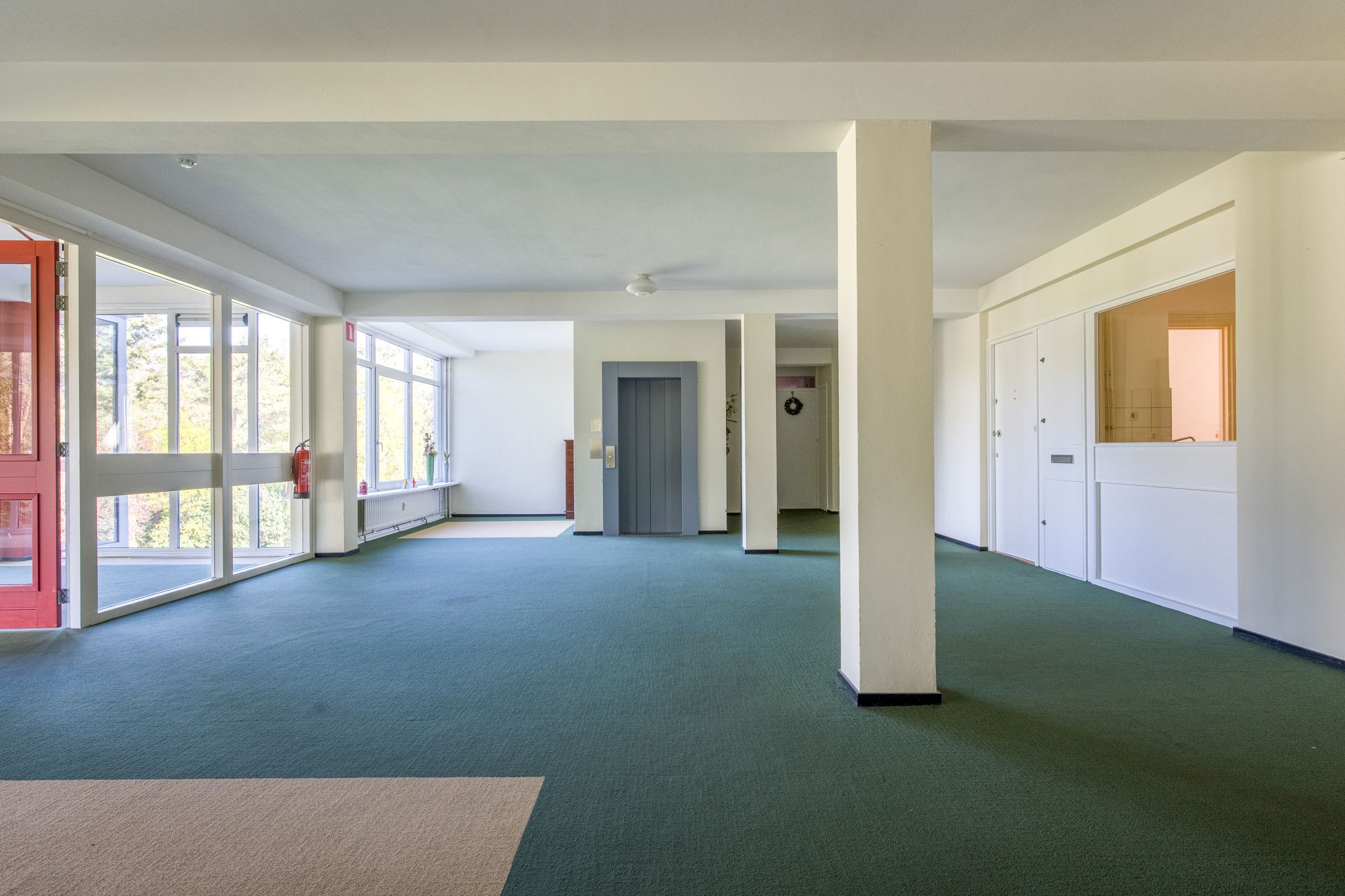 Spacious 2-Room Apartment with Green Views in Bilthoven Noord — 14