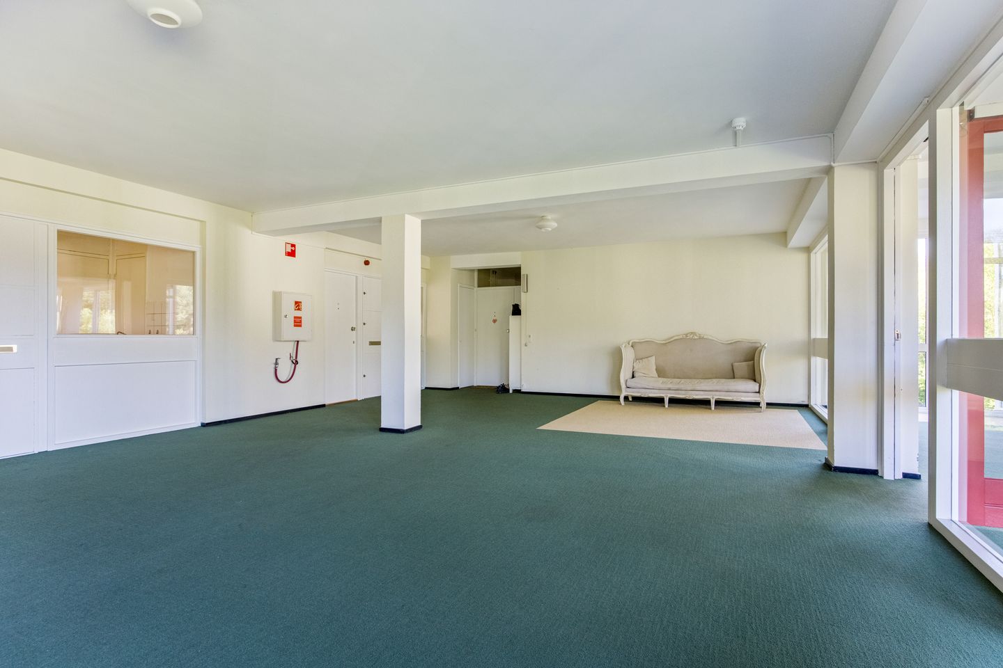 Spacious 2-Room Apartment with Green Views in Bilthoven Noord — 18