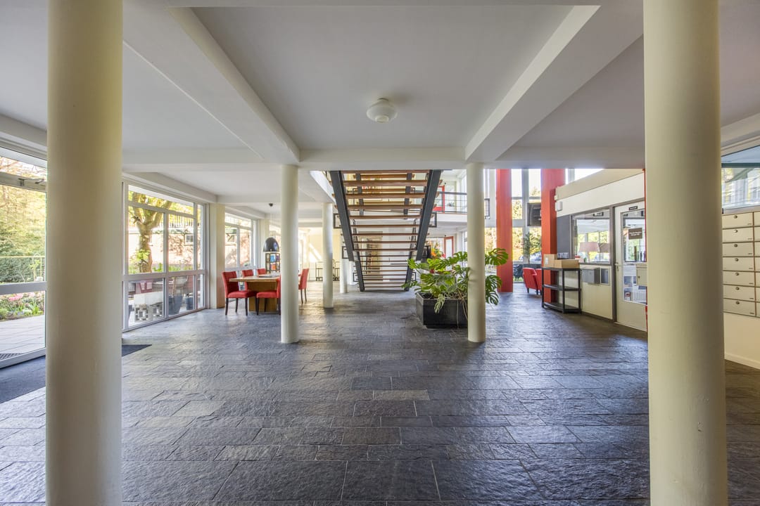 Spacious 2-Room Apartment with Green Views in Bilthoven Noord — 13