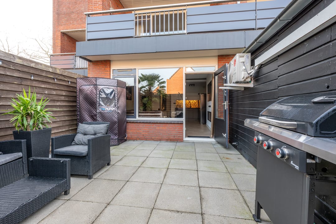 Stylish ground-floor apartment with private garden near Maarssen station — 32