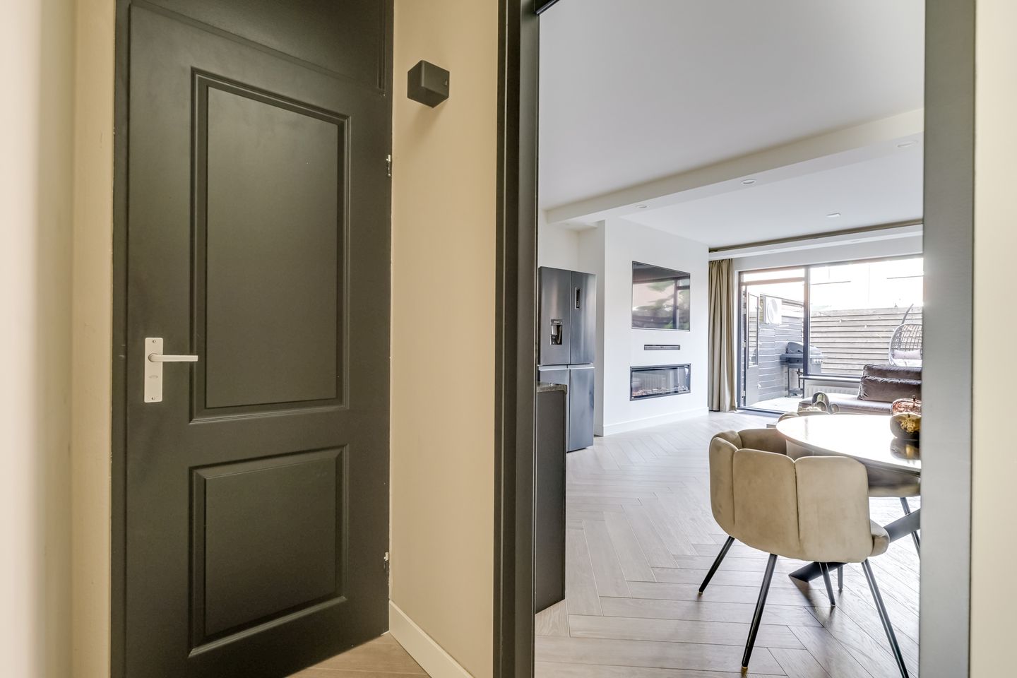 Stylish ground-floor apartment with private garden near Maarssen station — 20