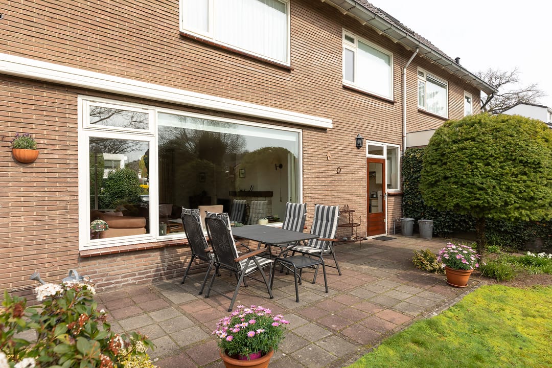 Spacious semi-detached villa with sunny garden near Baarn center — 31