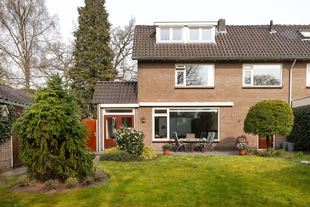 Spacious semi-detached villa with sunny garden near Baarn center — 32
