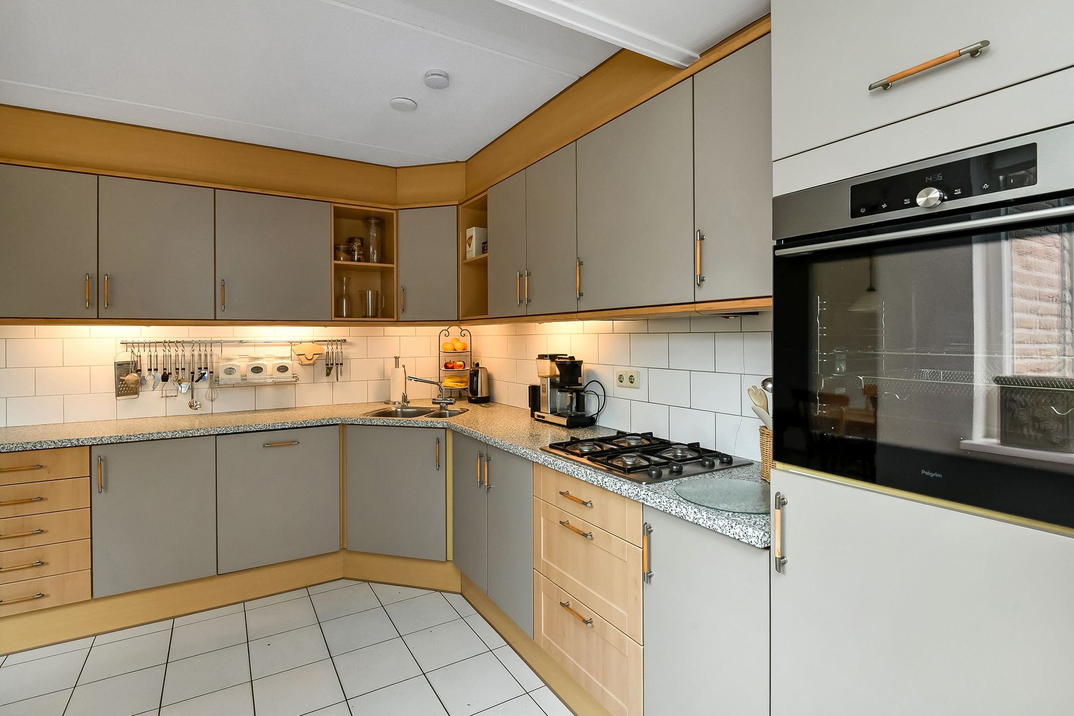 Foto 21 van Suze Groeneweglaan 19