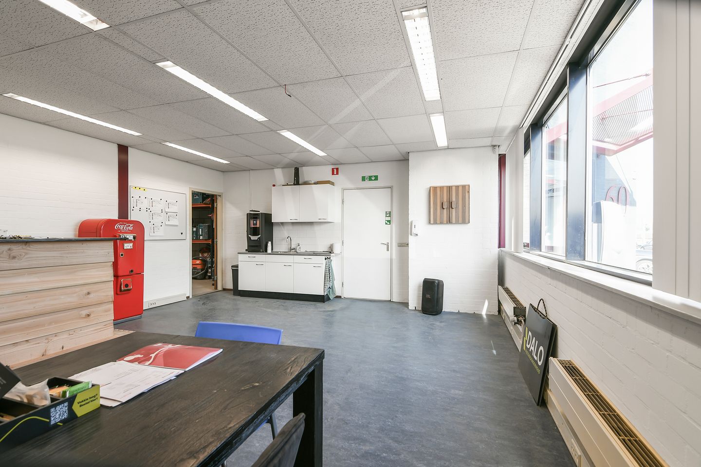 View photo 5 of Parellaan 60