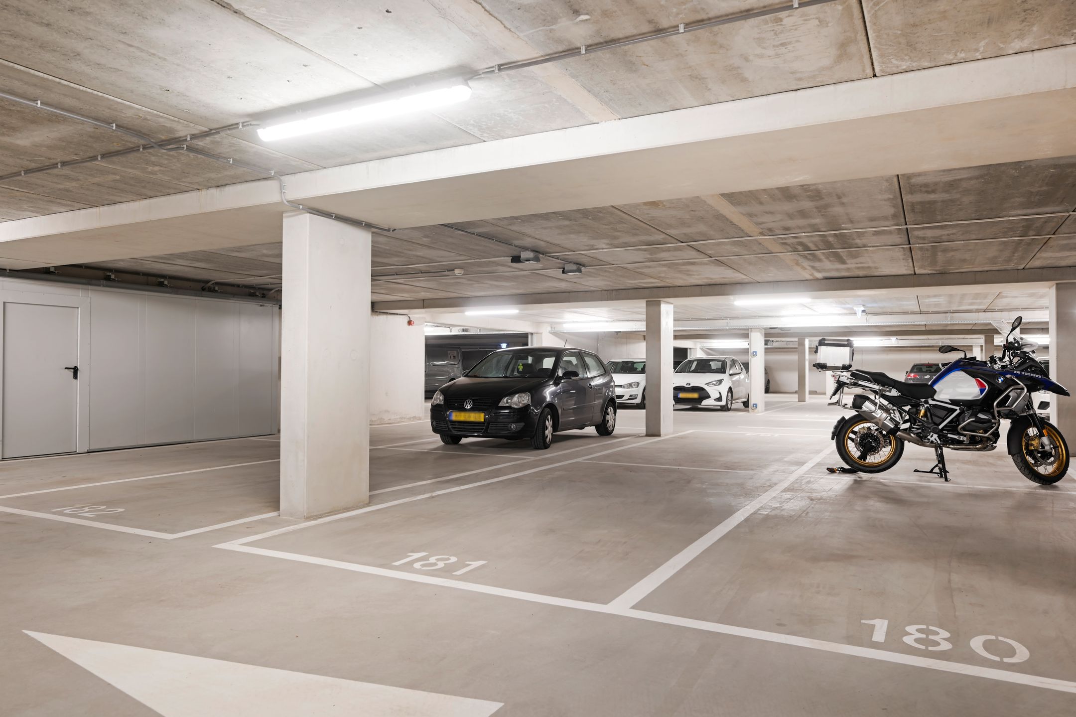 Sustainable 3-room apartment with parking in Haarlem South — 16