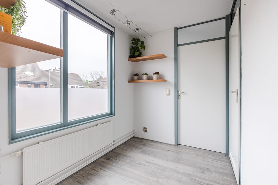 Spacious Maisonnette Apartment with Sunny Rooftop Terrace in De Horn-Noord — 31