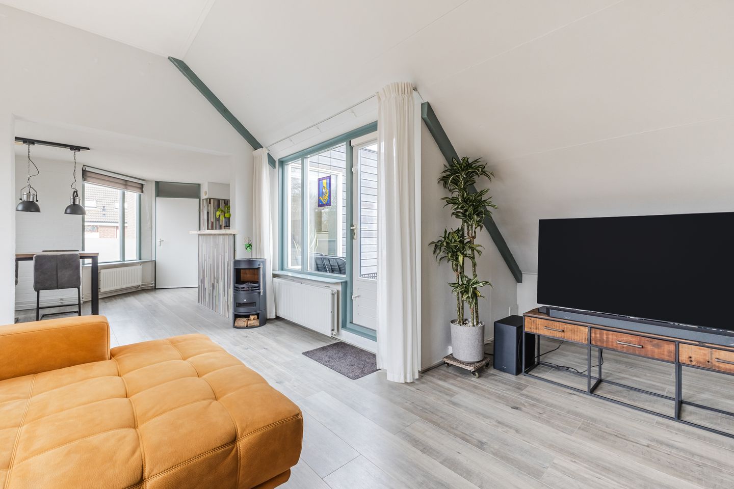 Spacious Maisonnette Apartment with Sunny Rooftop Terrace in De Horn-Noord — 19