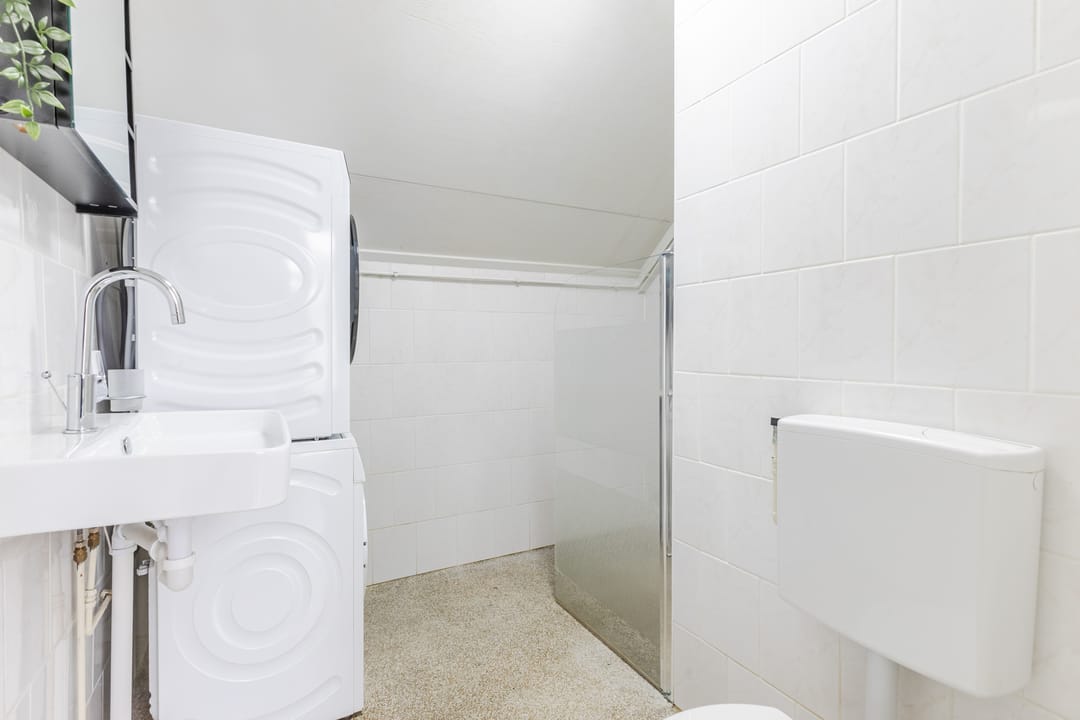 Spacious Maisonnette Apartment with Sunny Rooftop Terrace in De Horn-Noord — 37