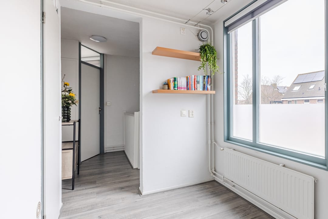 Spacious Maisonnette Apartment with Sunny Rooftop Terrace in De Horn-Noord — 32