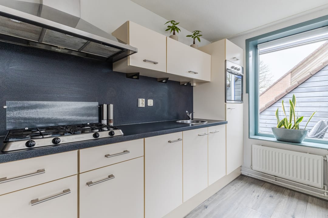 Spacious Maisonnette Apartment with Sunny Rooftop Terrace in De Horn-Noord — 23