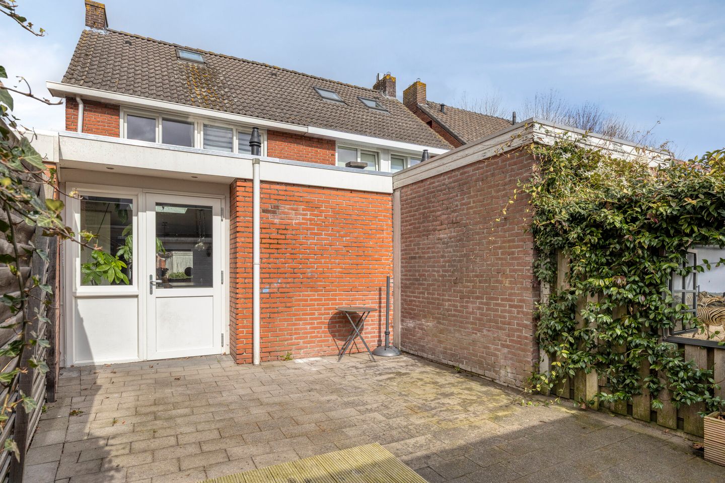 Well-maintained semi-detached house with extended kitchen and sunny garden in Meppel — 31