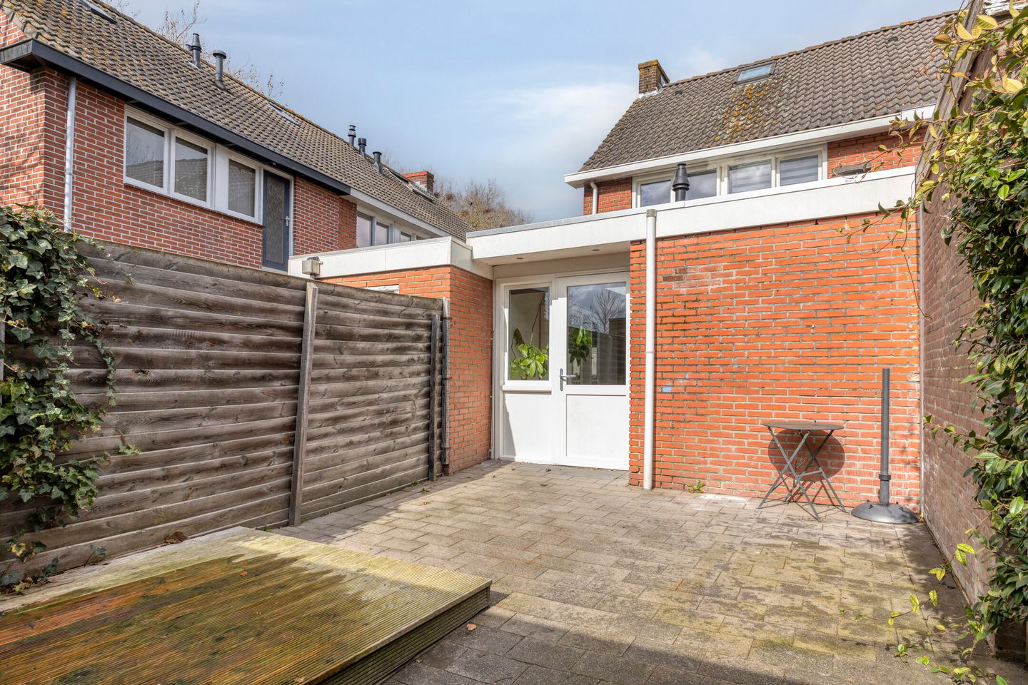 Well-maintained semi-detached house with extended kitchen and sunny garden in Meppel — 30