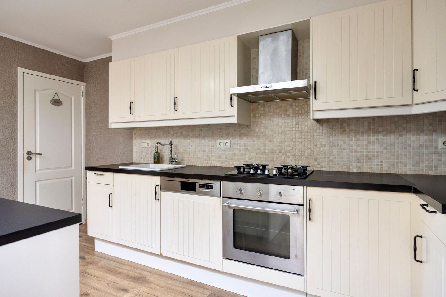 Well-maintained semi-detached house with extended kitchen and sunny garden in Meppel — 16