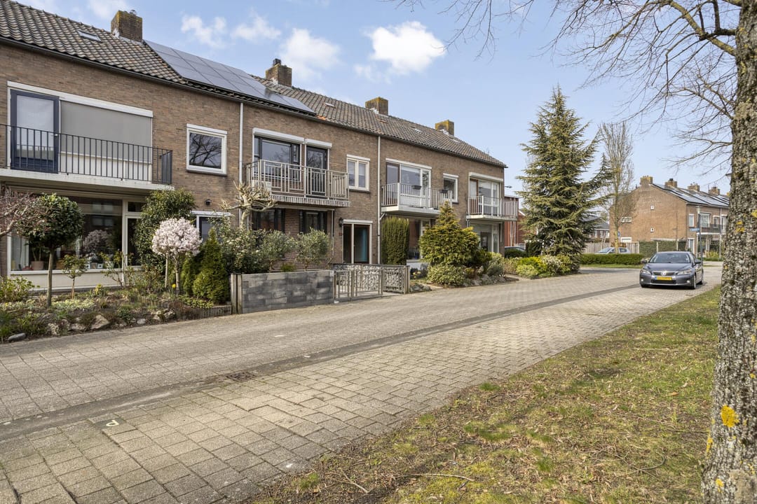 Foto 38 van Oostzeestraat 25