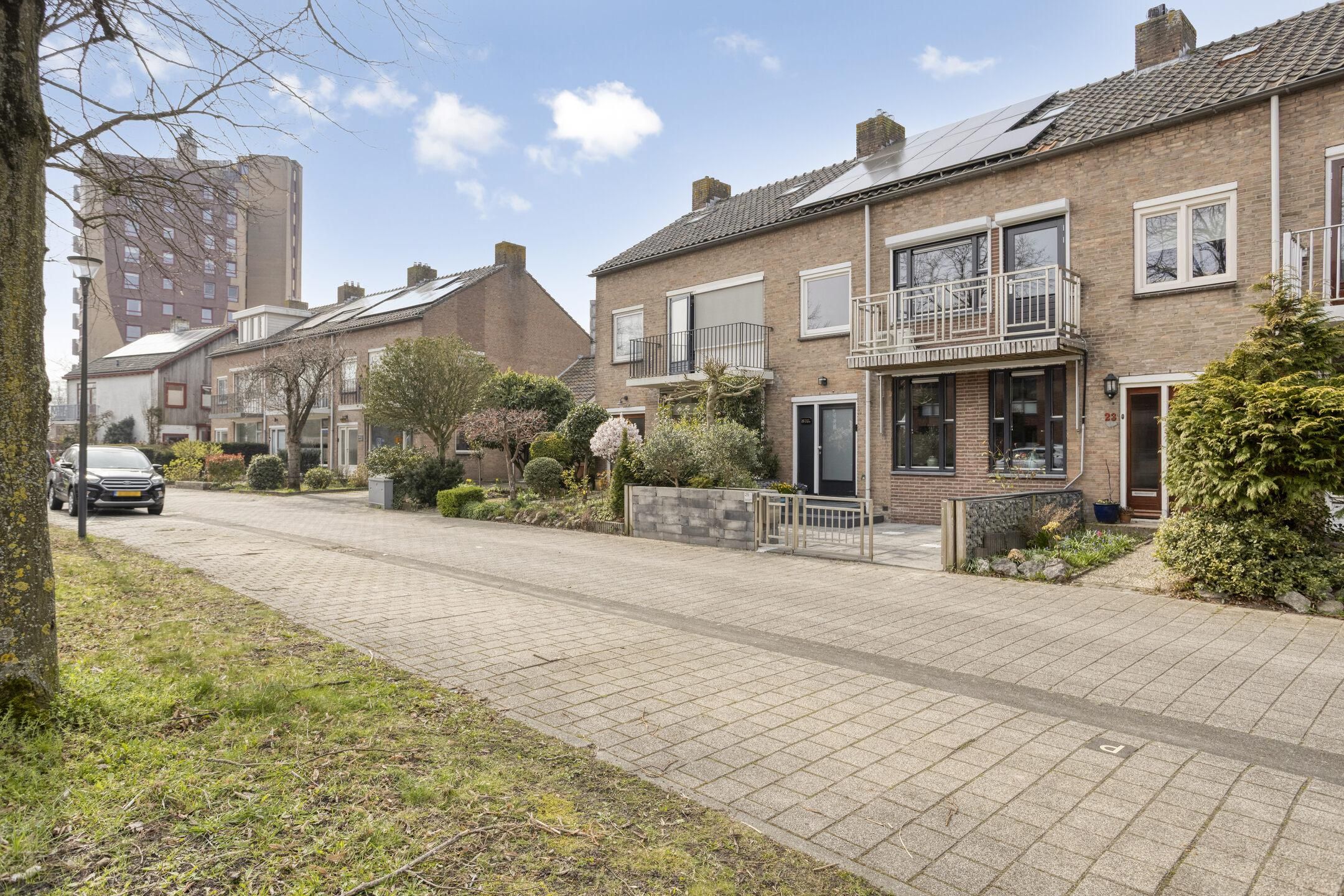 Foto 39 van Oostzeestraat 25