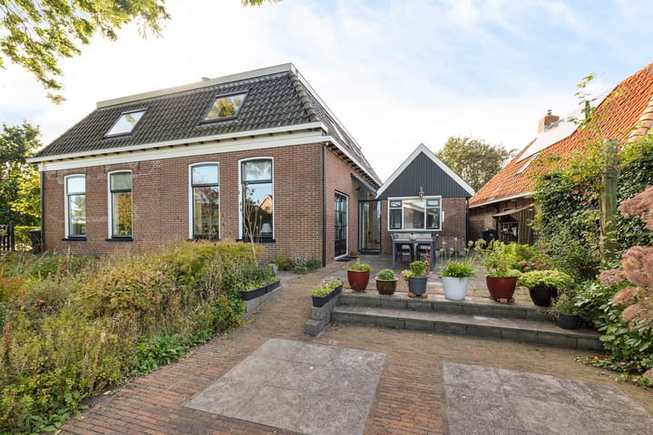 Vrijstaande woning te koop: 't Noard 2, Warns