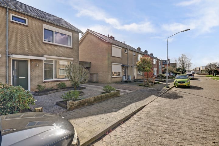 Photo 2 of Wethouder Broekmanstraat 10