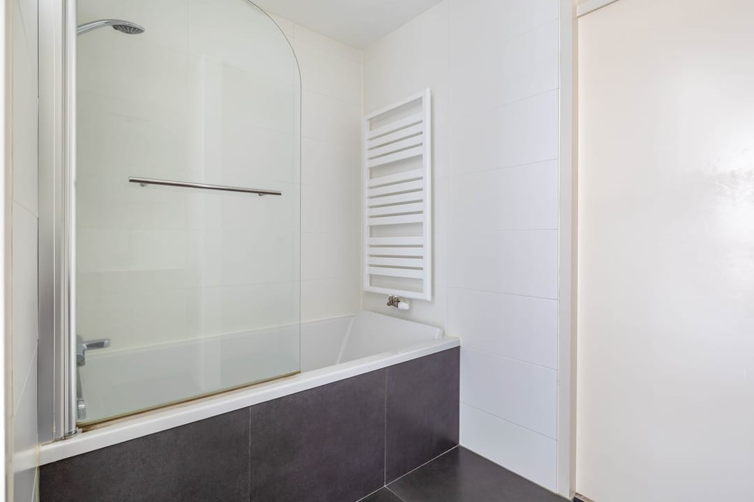 Spacious and Light Apartment with West-Facing Balcony in IJsselstein — 31