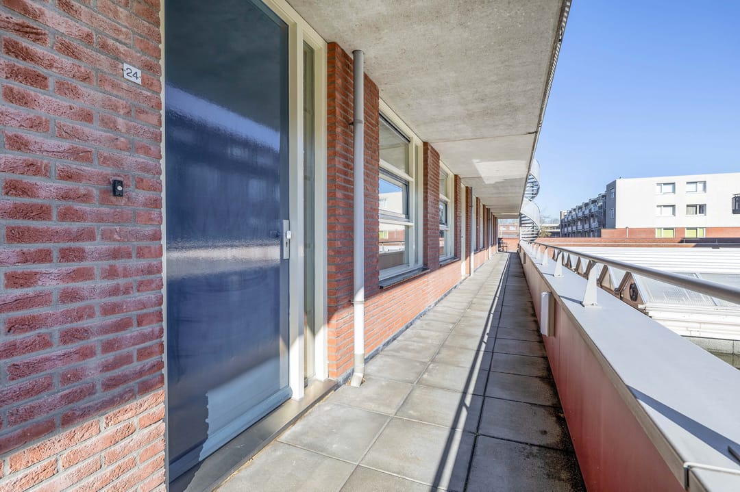 Spacious and Light Apartment with West-Facing Balcony in IJsselstein — 13