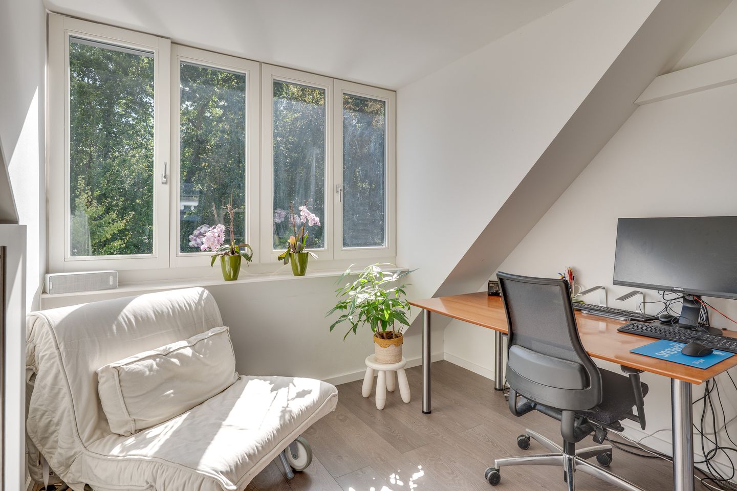 Spacious semi-detached family home in wooded Nuenen-Oost — 40