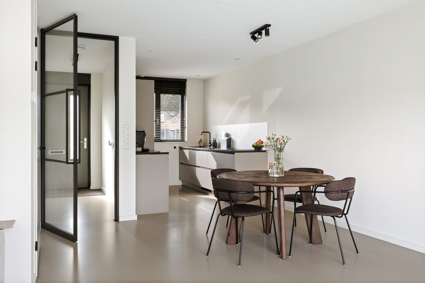 Foto 10 van Abraham Kuyperstraat 17