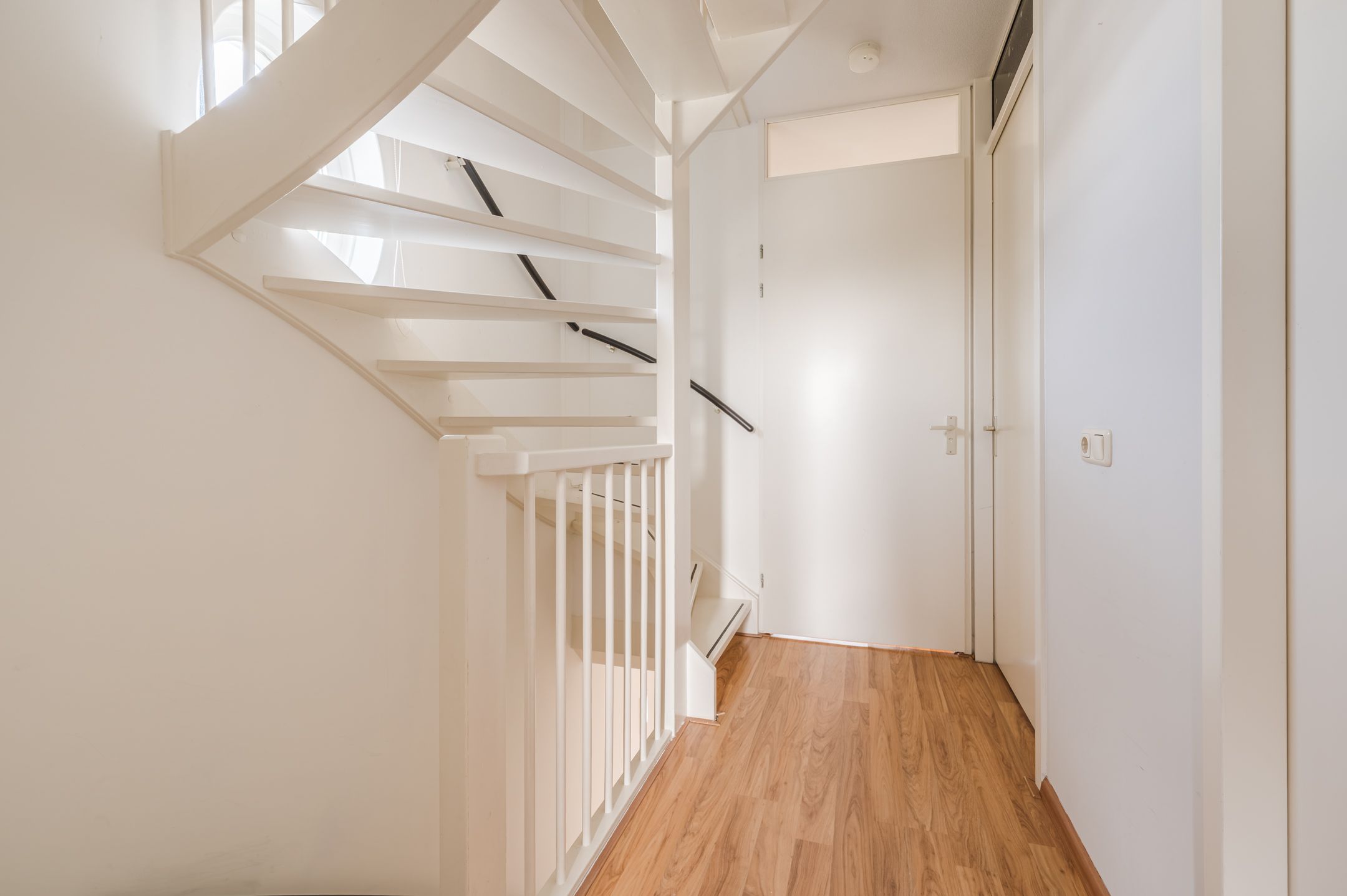 Move-in ready corner home in quiet courtyard setting in Heeze center — 21